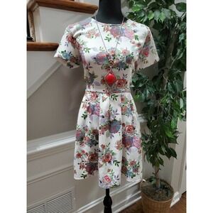 Forever21 Women White Floral Polyester ShortSleeve RoundNeck Knee Length Dress L
